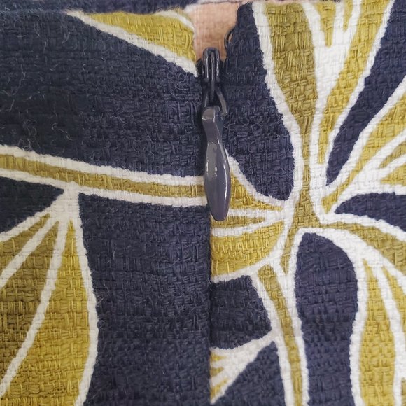 Ann Taylor Factory Navy Floral Pencil Skirt - Picture 3 of 4